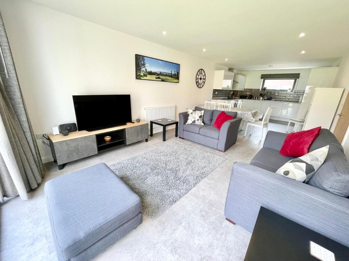 Garden View - 2 Bedroom Bungalow * York